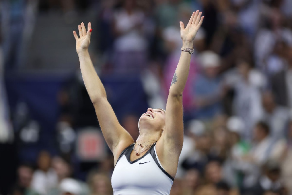 Арина Соболенко поделилась фотографиями из дубайского ресторана