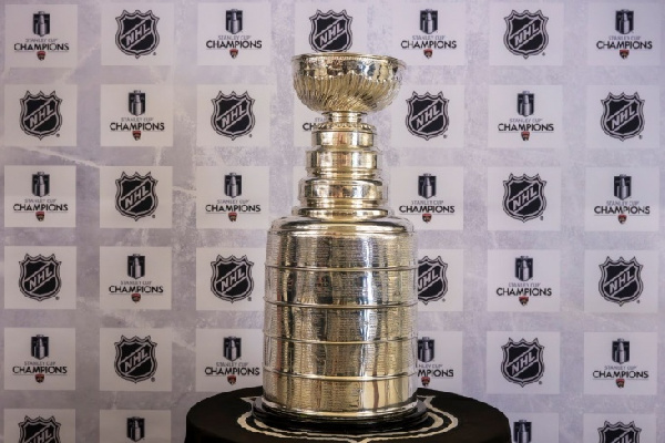 Кучеров набрал два очка, но "Тампа" уступила: результаты ночных матчей плей-офф НХЛ