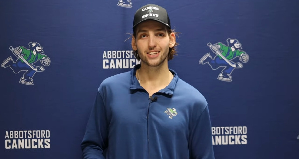 Белорусский вратарь "Ванкувера" завершил сезон с клубом на последнем месте в НХЛ