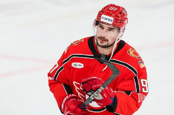 "Автомобилист" Горбунова минимально одолел ЦСКА Дроздова и Еременко в матче КХЛ