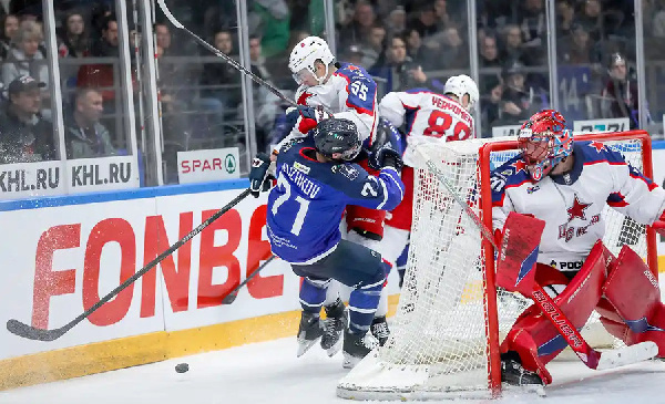 Шайба Дроздова принесла ЦСКА победу над "Торпедо" Белевича в овертайме