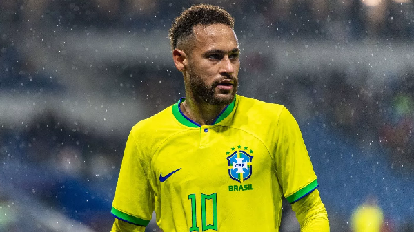 Неймар раскритиковал арбитра после получения желтой карточки в матче с "Ремо"