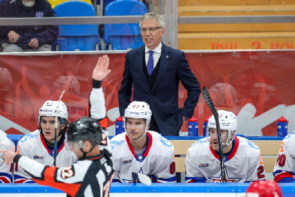 "Ты не педагогикой занимайся": экс-тренер сборной России — Ларионову