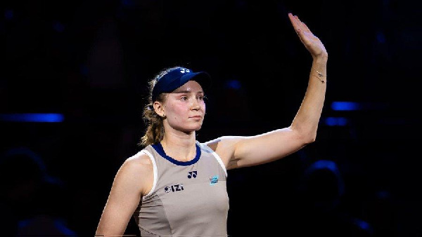 Елена Рыбакина обыграла Мухову в финале Штутгарта и приблизилась к Соболенко в рейтинге