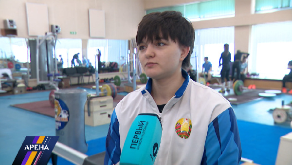 "Выступали вместе": Мойсеевич — о конкурентках на ЧЕ по тяжелой атлетике