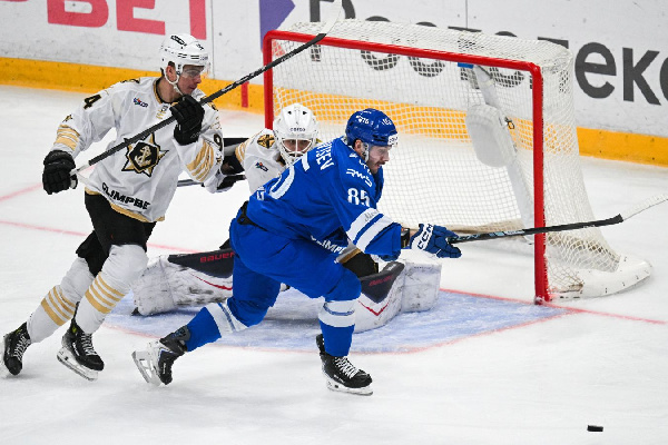 "Динамо" уступило "Адмиралу" в предпоследнем поединке регулярного чемпионата