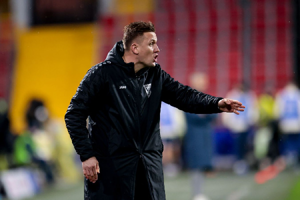 "Лодка наполовину потонула": Шпилевский — о месте "Пари НН" в таблице