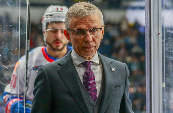 Экс-тренер сборной Беларуси оценил вероятность увольнения Ларионова из СКА