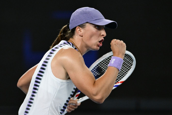 Ига Швёнтек обошла Марию Шарапову по важному показателю