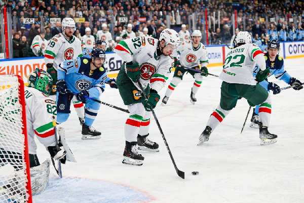 "Ак Барс" упустил преимущество в две шайбы и проиграл "Сибири"