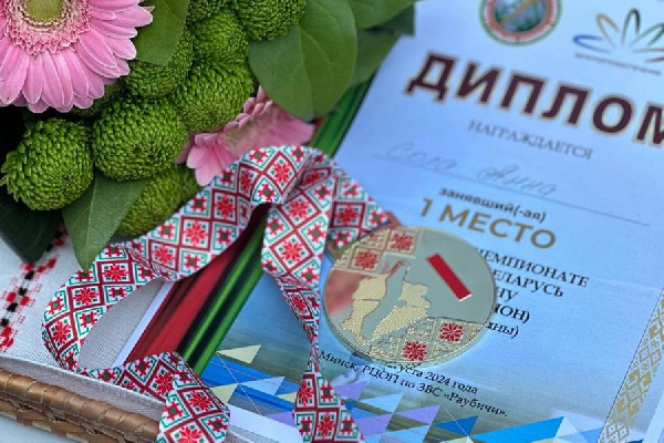 "Зямля пад белымi крыламi". Дизайн медалей ЧБ, за которые сражались Смольские и Сола