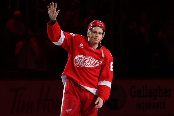 Конкурент Овечкина: нападающий "Детройта" забросил 500 шайб в НХЛ