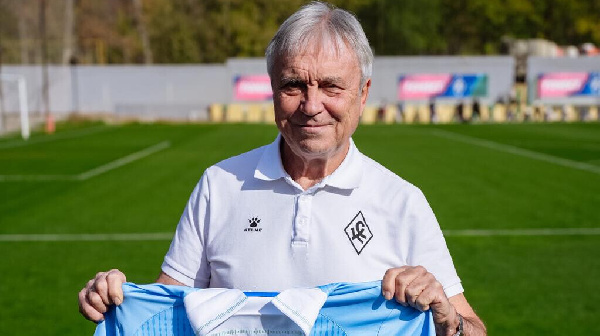 Клуб Кирилла Печенина объявил о подписании 75‑летнего футболиста