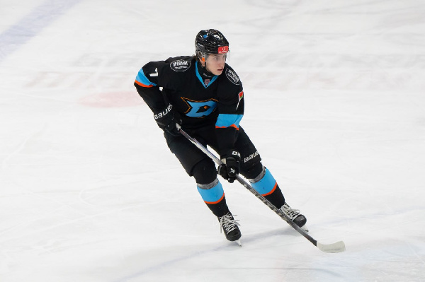 "Динамо-Шинник" перед матчем с "Локо" расстался с форвардом 