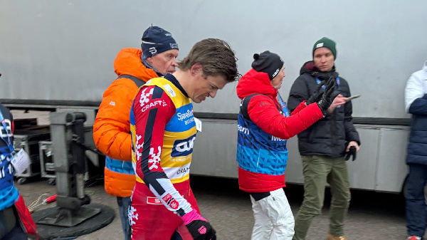 ФОТО: 11-кратный олимпийский чемпион ударился головой в спринтерской гонке