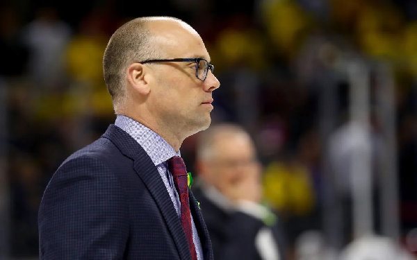 "Есть моменты, на которые не хватает времени": главный тренер "Чикаго" — об игре Артема Левшунова