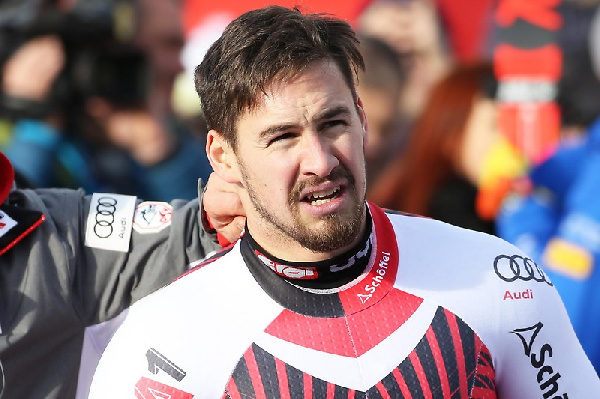 Австрийский горнолыжник разбил лицо на тренировке перед Олимпиадой-2026 (ФОТО)