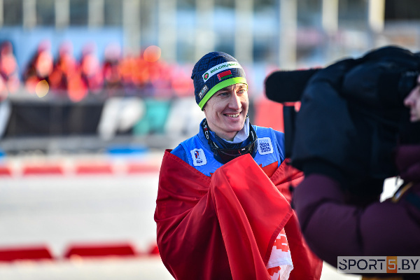 Задул свечку в круассане: белорусский биатлонист отмечает день рождения!