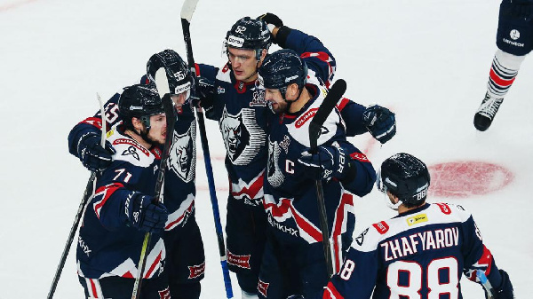 "Нефтехимик" с Максимом Сушко обыграл "Барыс" в гостевом матче КХЛ