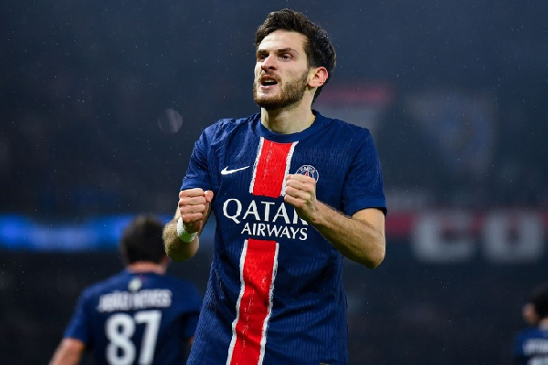 Дубль Кварацхелии принес ПСЖ победу в матче французской Лиги 1