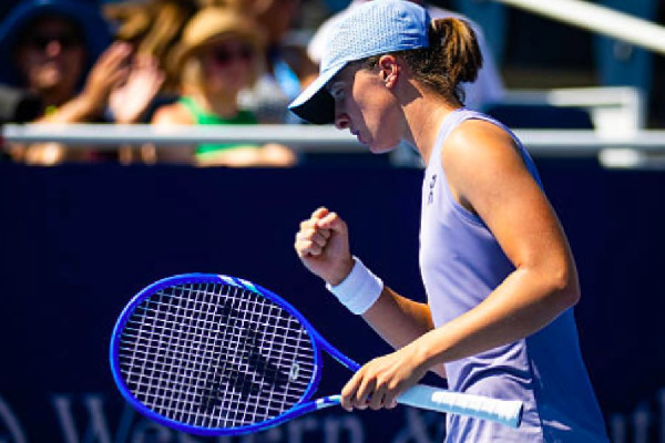 Ига Швёнтек одержала 300-ю победу в карьере на турнирах WTA