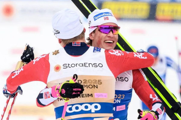 Йоханнес Клебо стал 10-кратным чемпионом ОИ, выиграв золото в командном спринте