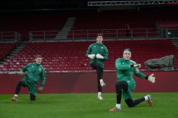 Алос рассказал, как реагирует на критику, которой подвергся в последнее время