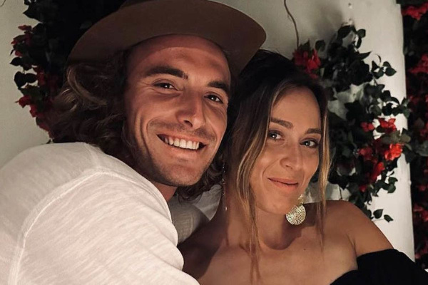 Мама Циципаса высказалась о его отношениях с подругой Соболенко