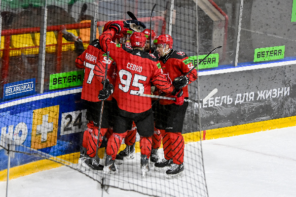 "Неман" разгромил "Локомотив", "Гомель" сгорел "Металлургу": итоги дня в экстралиге