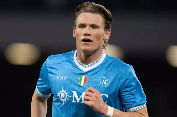 Серия А: Мактоминей принес "Наполи" четвертую кряду победу