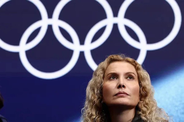 Американское ТВ показало, как Тутберидзе наблюдает за выступлением Петросян в подтрибунке