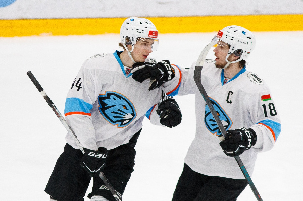 По стопам старших товарищей: "Динамо-Шинник" с победы стартовал в плей-офф МХЛ