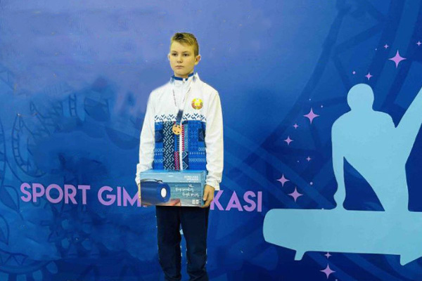 Гимнаст Карташов стал пятым среди юниоров на чемпионате Европы