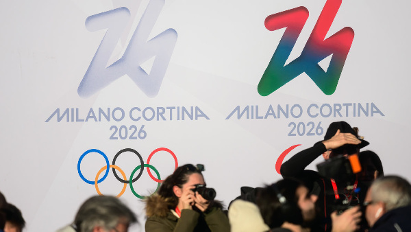 Нет интереса: на Олимпиаду не продаются билеты, до сих пор не готова хоккейная арена