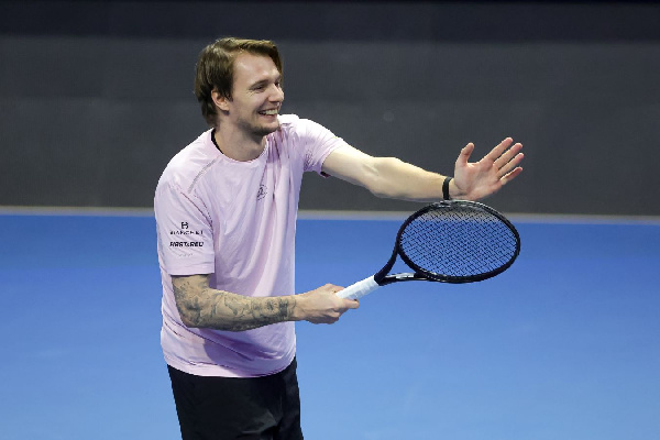 Александр Бублик вылетел с Australian Open-2026