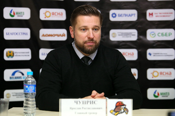 Ярослав Чуприс: "Легионеры не то, чтобы учат наших ребят, они своим примером показывают, как нужно профессионально относиться к хоккею"