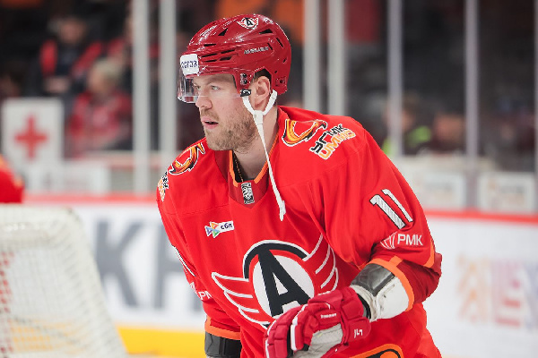 "Автомобилист" дома одолел "Амур" Андриевского в матче КХЛ