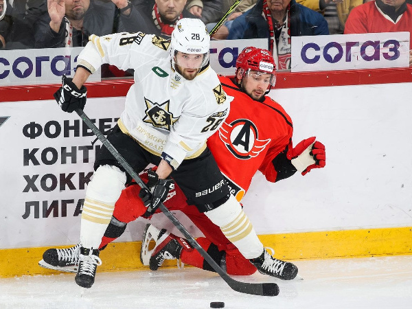 "Адмирал" с белорусами на выезде одолел "Автомобилист" в матче КХЛ