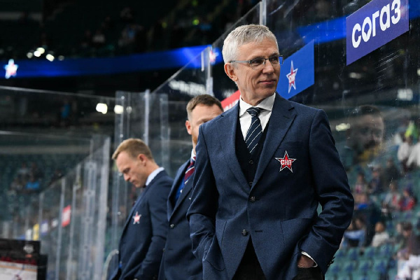 "Может, он Макдэвида уговаривать поехал": Глава КХЛ — о поездке Ларионова на Олимпиаду