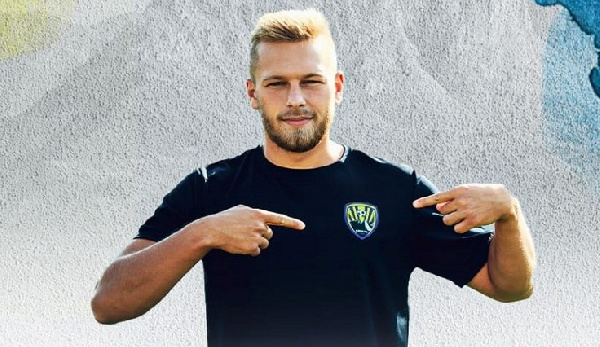 Егор Хвалько продлил контракт с "Капязом"