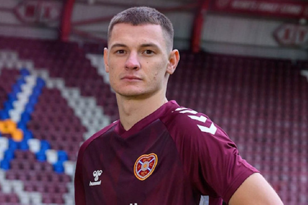 Экс-игрок "Белшины" стал игроком лидера чемпионата Шотландии