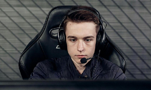Алексей Smiling Knight Свиридов стал вторым белорусом, который выступит на самом престижном турнире по киберспорту