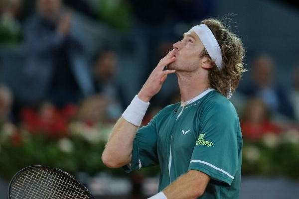 Андрей Рублев вышел в четвертьфинал турнира в Гонконге