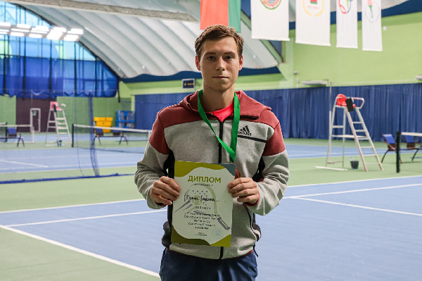 Белорус Голяк разгромил соперника на старте турнира ITF в столице Румынии