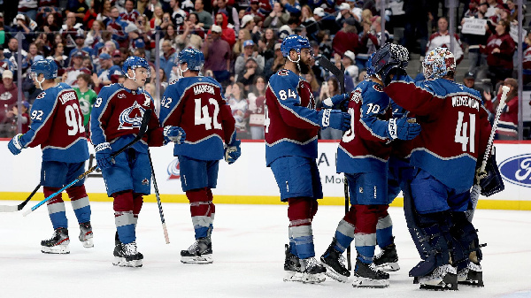 "Колорадо" Соловьева дома уступил "Нэшвиллу" в матче НХЛ