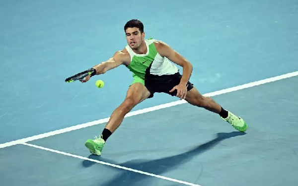 Первая ракетка мира обыграл Янника и вышел в третий раунд Australian Open-2026