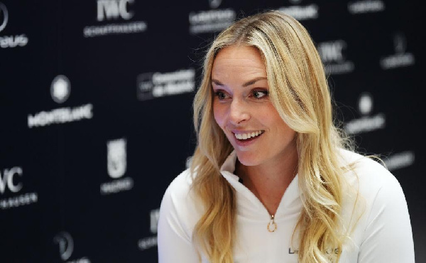 С гипсом на велосипеде: Линдси Вонн продолжает восстанавливаться после травмы на ОИ-2026