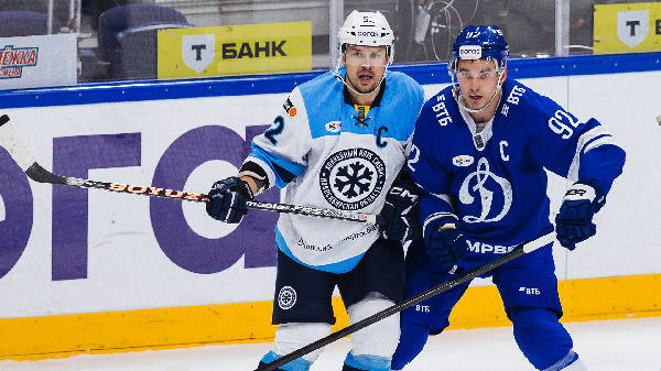 "Сибирь" прервала серию из 13 поражений матчем с московским "Динамо" в КХЛ