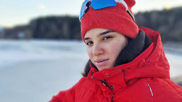Олимпийская чемпионка по лыжным гонкам учит девушек быть самодостаточными и "не нуждаться ни в каких "обеспеченных кавалерах" 