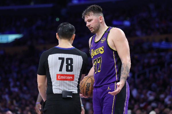 НБА оштрафовала одного из лучших игроков лиги: что случилось?